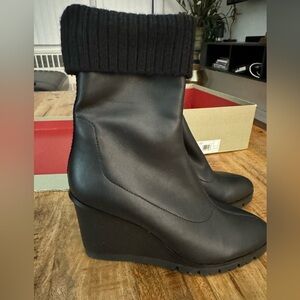 Donald J Pliner Sindie 30 NEW NWT NIB new in box 9.5 wedge Nappa leather boots